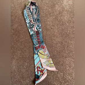 Hermès Silk Twilly authentic / NWT